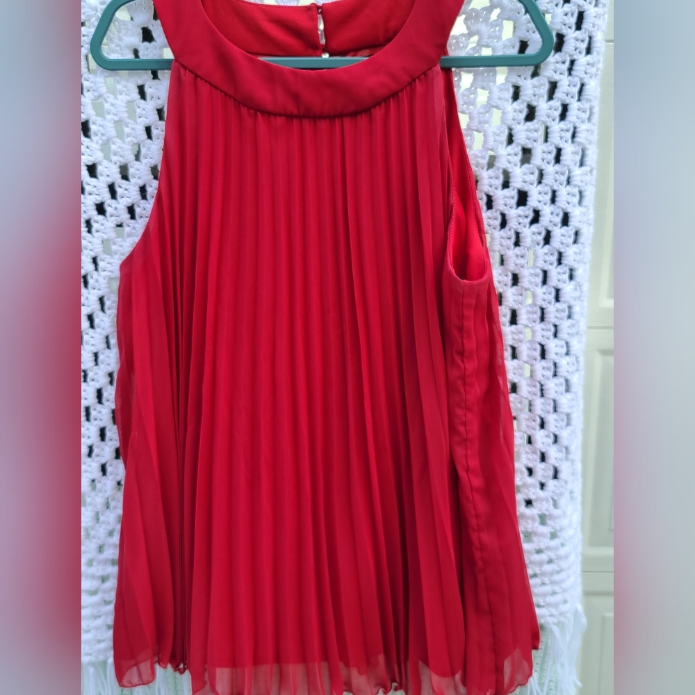 Lane Bryant size 18/20 red pleated sleeveless top
